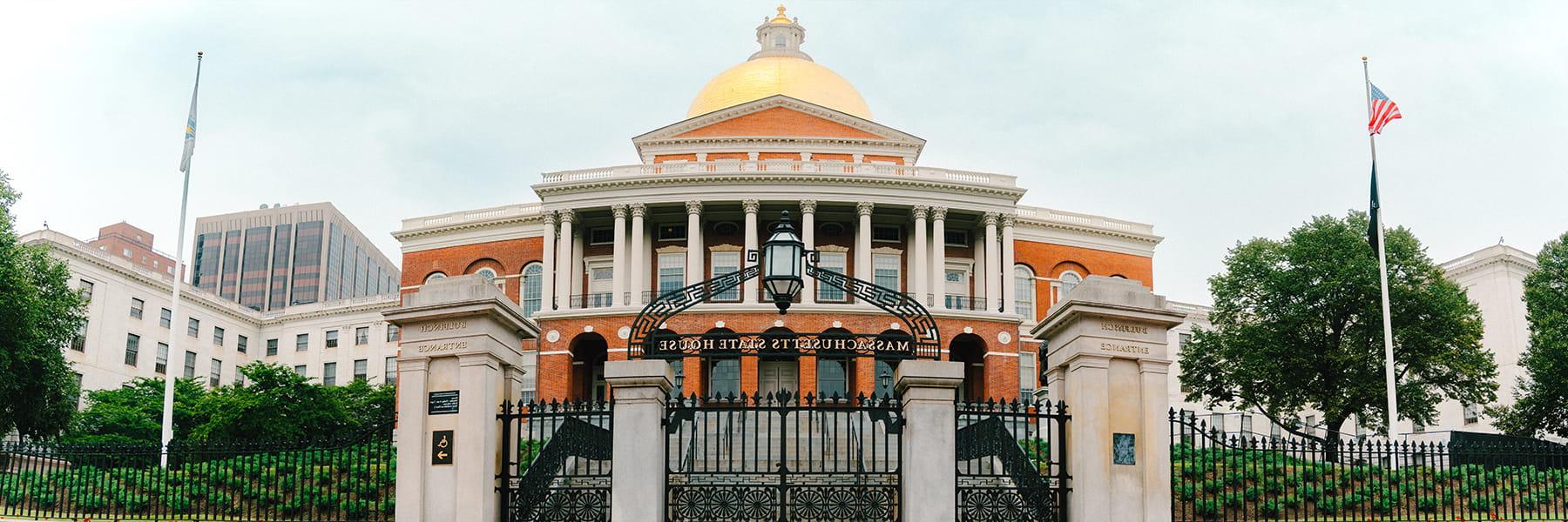 波士顿的马萨诸塞州议会大厦.